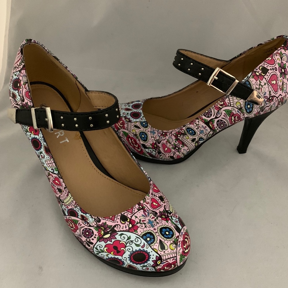 One-of-kind SUGAR SKULL HYDROGRAPHIC pumps 💕💀💕 - Picture 8 of 8